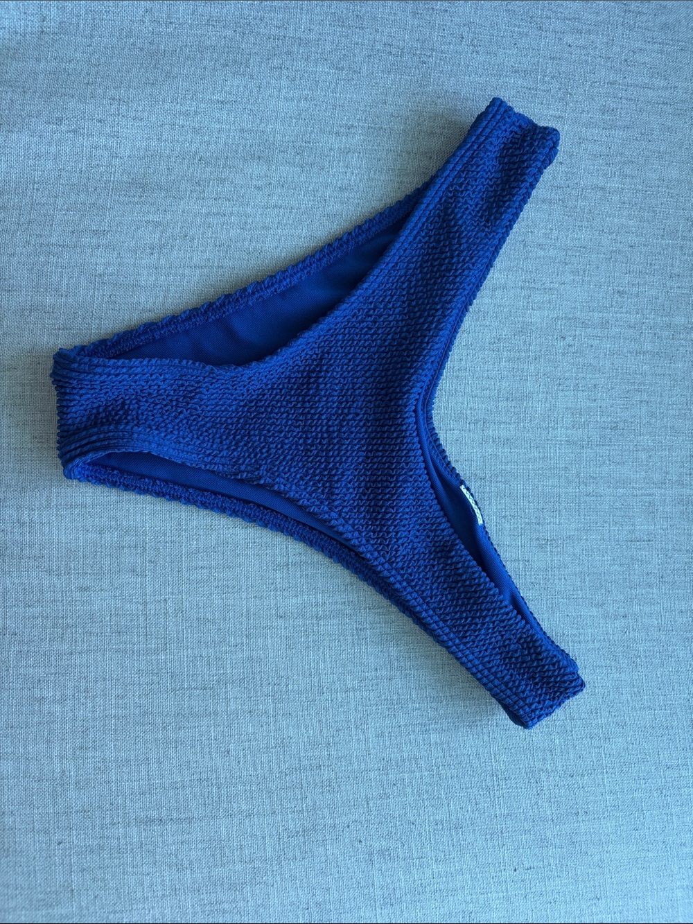 (Never used) Abercrombie & Fitch Deep Blue Textured Bikini Bottom